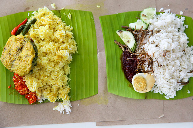 Breakfast items is available up to 10am like the nasi berlauk ikan tongkol and the perennial favourite, nasi lemak.