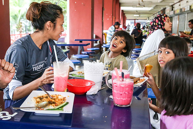 Luth Rahman Nizam may just be 5 years old but he’s the ‘Lontong Boy’ who counts Lontong & Such as his approved spots for his favourite breakfast.