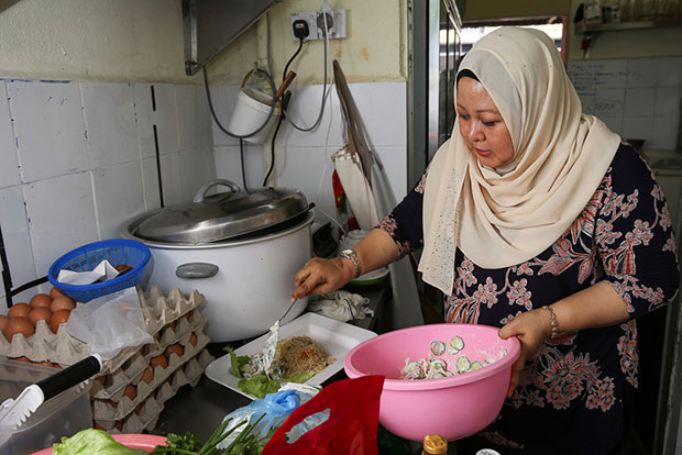 Azie plates up her weekend specialty that she learnt during her days in London.