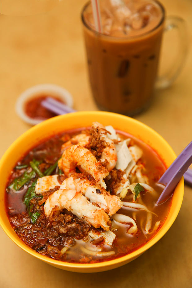 Known simply as the Emico prawn mee by their regulars, this bowl of sweet tasting broth with poached sea prawns, pork slices, noodles, kangkung and bean sprouts is incredibly satisfying.