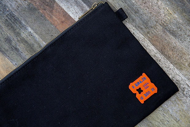 You can purchase a simple black clutch customised with Salang Design’s best-selling roti patch.