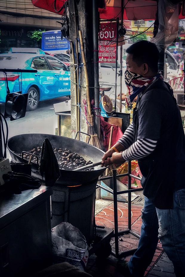 Roasting chestnuts (kao lat)