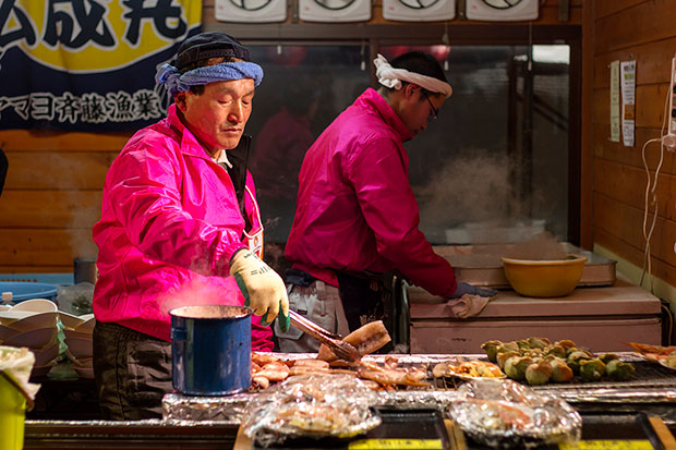 Fresh seafood from Hokkaido are grilled to order.