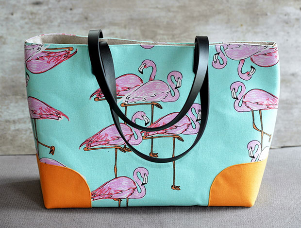 Look stylish with this pink flamingo tote bag.