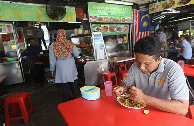 Dine at this no-frills stall in Lucky Gardens, Bangsar for a satisfying meal