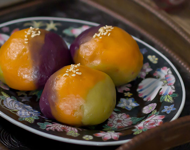 Traditional three-colour sweet potato dumplings (sanse fanshu wan)
