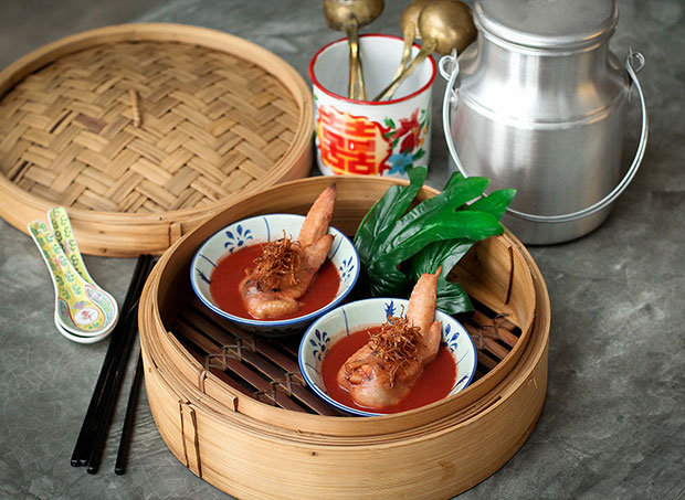 Shrimp and pork stuffed chicken wings in red wine chicken soup (hongjiu jitang feng yi)