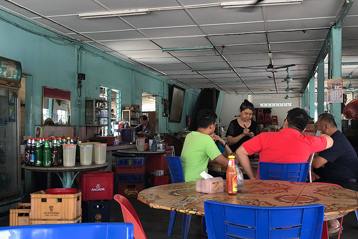 Regulars at Restoran Sun Hon Siong are mainly Ayer Tawar residents