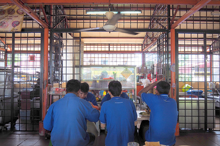 Find this no-signboard stall at Jalan Penchala, Petaling Jaya.
