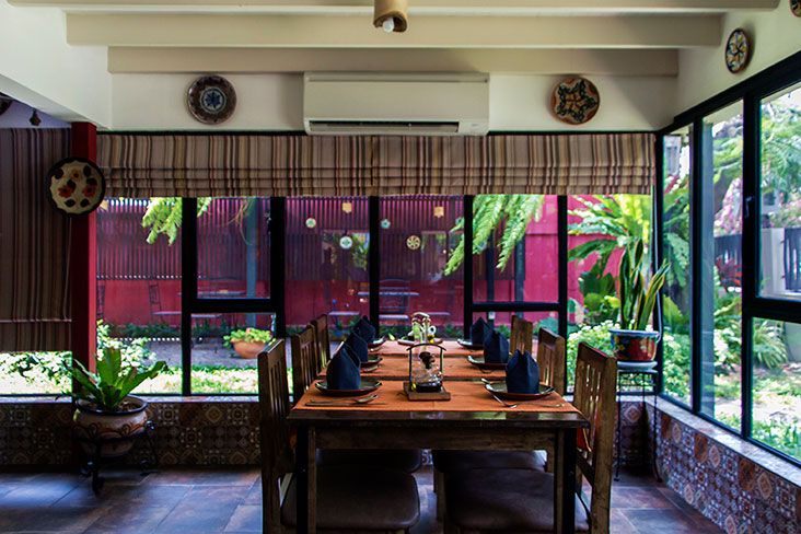  The interior of the restaurant evokes memories of sunny Valencia