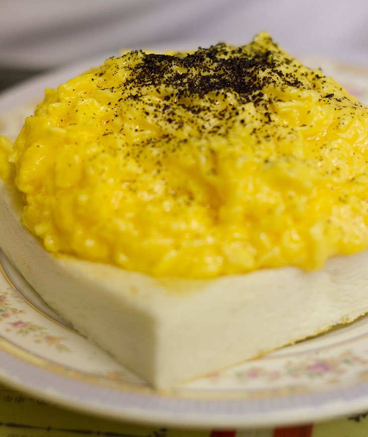 Black truffle scrambled eggs, creamy from the use of rich Hokkaido 3.6 Milk