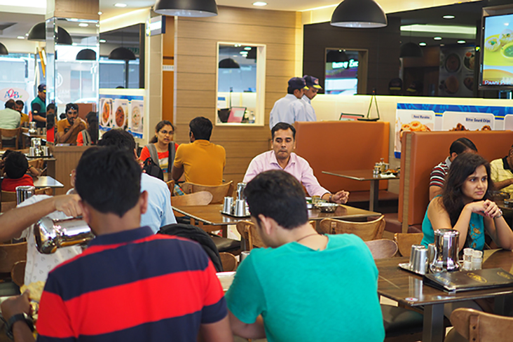 The clientele is a mix of locals and foreigners who visit here for a taste of India