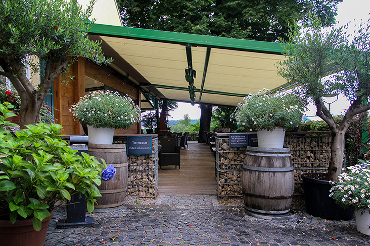 Bräustüberl Weihenstephan has a biergarten for dining outdoors