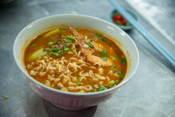 Seafood tomyam noodles at the stall.