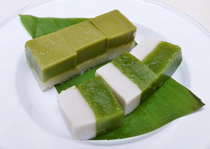 Their kuih talam and seri muka is made in-house.