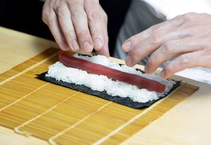 To end the savoury items, there’s tamago and tuna maki.