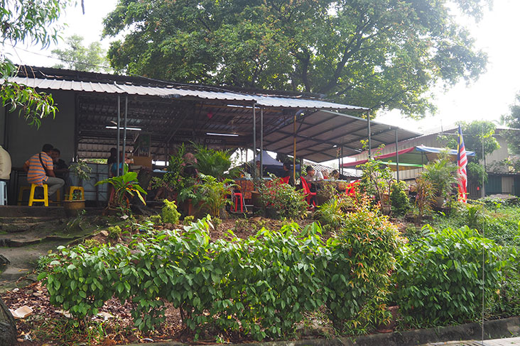 Warung JF D'Bukit can be found right next to the mosque.