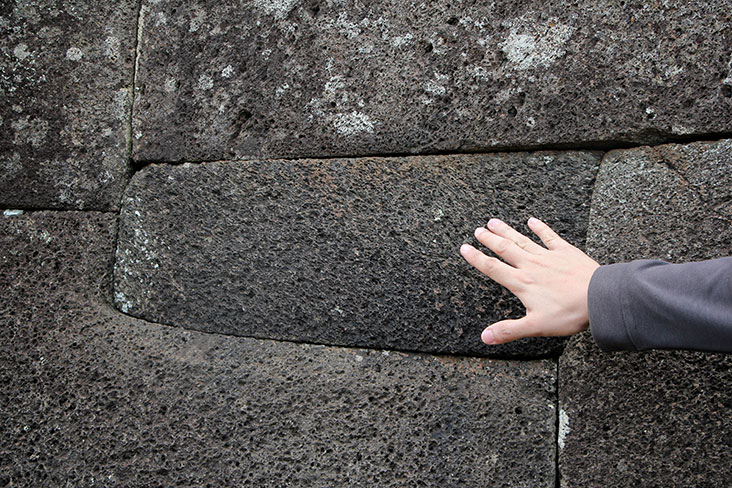 Walls of stone with no signs of any mortar used.