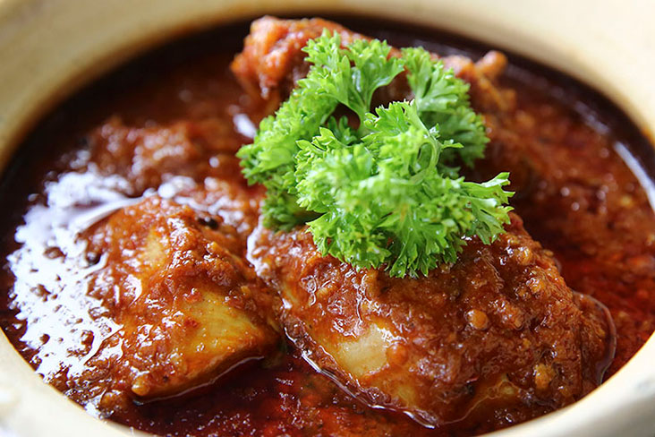 The devil curry is a quintessential Eurasian dish so savour its tangy taste with the use of vinegar and mustard seeds.