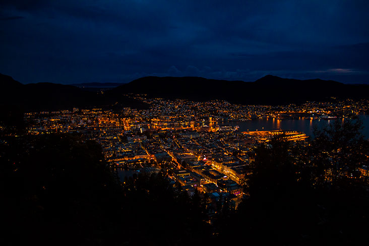 When it gets dark, the city of Bergen is illuminated.