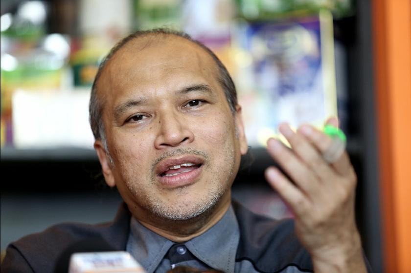 Dato Nadzim Johan at a press conference in Taman Tun Dr Ismail, February 12, 2014. u00e2u20acu201d Picture by Saw Siow Feng. 