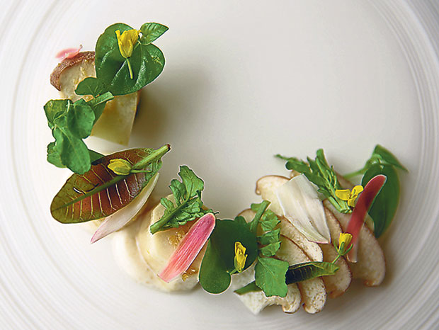 The roast mushrooms dish has gone through a change since it was first served about three months ago and it’s now served with an assortment of fresh herbs like cashew leaf, baby sawi flower, turmeric flower and torch ginger flower. Underneath the mushrooms prepared two ways (roasted and raw) and sprinkled with dried mackerel flakes, you will find yoghurt and the flavourful green curry paste