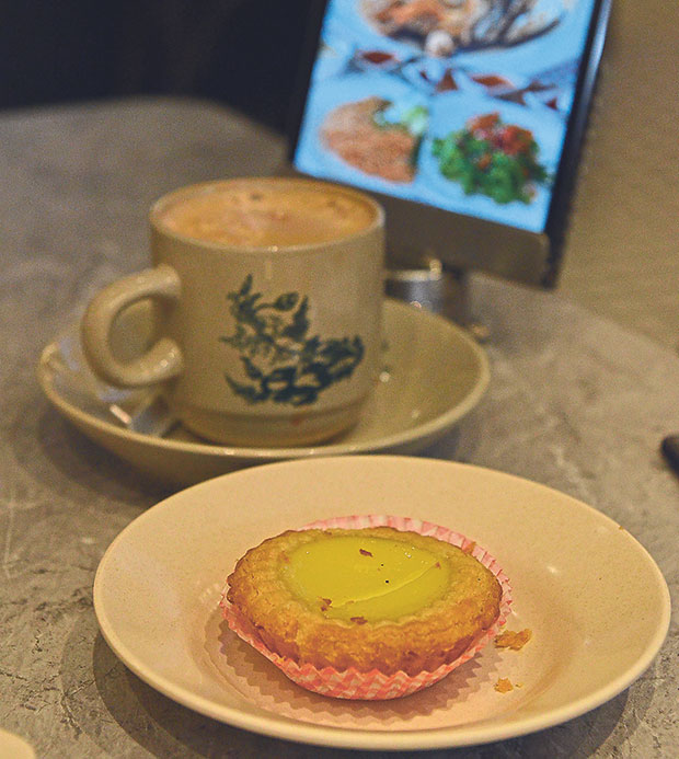 In more modern eateries like Nam Heong at Ipoh SOHO, you still get the same selection of classics like their egg tarts and white coffee, albeit the quality is slightly compromised and prices on the higher side; a small price to pay for comfort and convenience