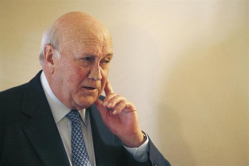 Former South African President FW de Klerk addresses a news conference in Cape Town, July 26, 2007. u00e2u20acu201d Reuters pic