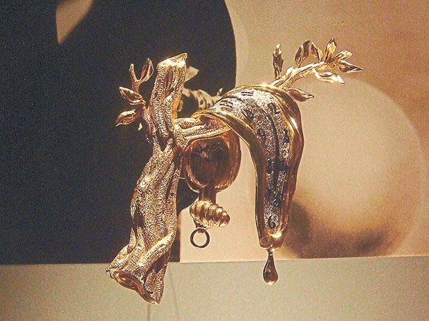 Dali’s seminal Persistence of Memory, in jewellery form