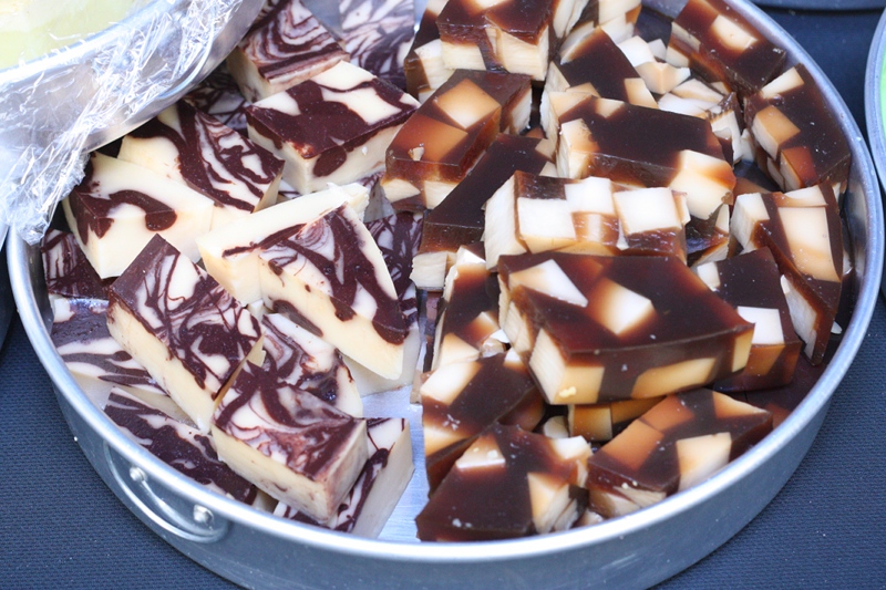 Tempting batik-looking jelly.