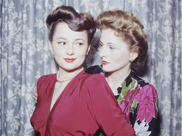 Sisters Joan Fontaine (left) and Olivia de Havilland were both up for Best Actress. u00e2u20acu201d AFP pic