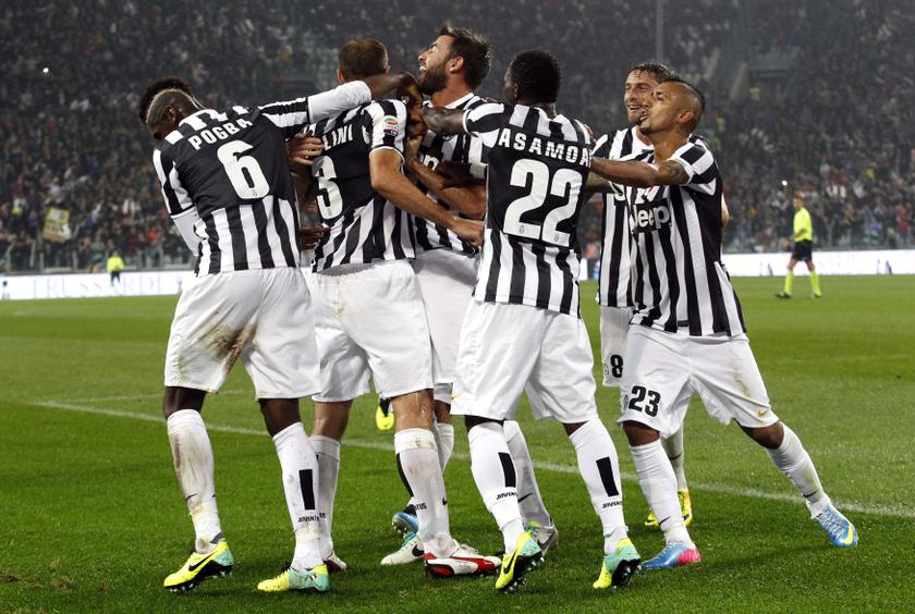 Juventus' Giorgio Chiellini (2nd L) celebrates with teammates after scoring against AC Milan during their Italian Serie A football match at the Juventus stadium in Turin October 6, 2013. u00e2u20acu201d Reuters pic