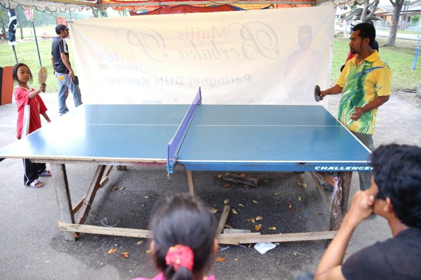 The local fishermen play ping pong in their spare time. Checkers is also another popular game.