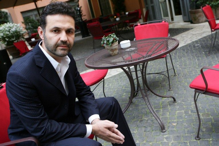 Afghan-born USA novelist Khaled Hosseini poses in Rome on April 2, 2008. Khaled Hosseini is in Rome to promote the film version of his book 'The Kite Runner'. u00e2u20acu201d AFP pic