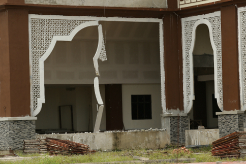 Although not yet completed, some parts of the building in Knowledge Park are already falling to pieces. — Photo by Saw Siow Feng