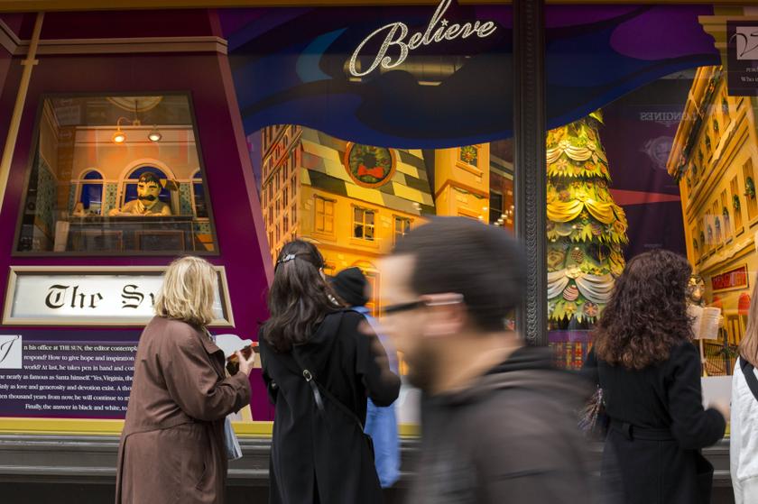 Pedestrians stop to look at holiday window displays at Macyu00e2u20acu2122s flagship store in New York, November 24, 2013. u00e2u20acu201d Reuters pic