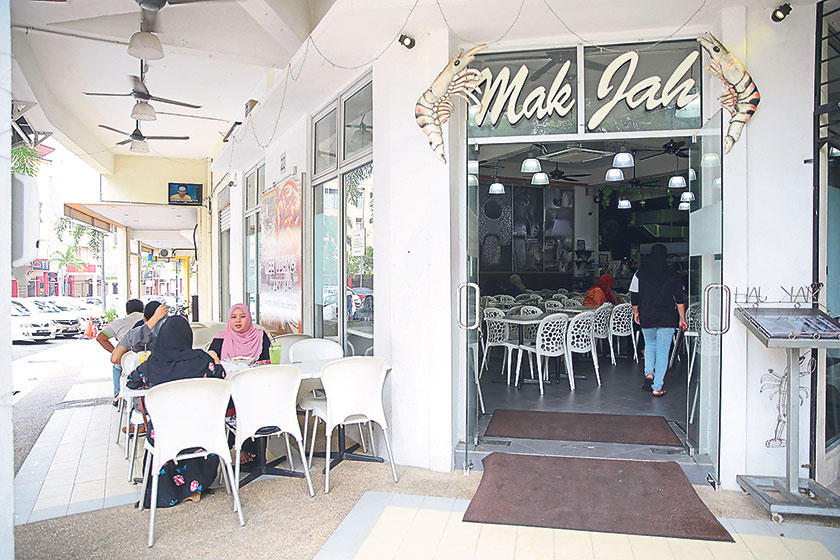 Head over to this corner shop at Wangsa Maju for your mee udang fix
