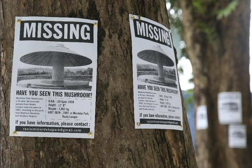 The notice asking u00e2u20acu02dcHave you seen this mushroom?u00e2u20acu2122 tells of the u00e2u20acu02dcmissingu00e2u20acu2122 Tunku Pavillion, last seen in 1997 and now a symbol of the peopleu00e2u20acu2122s loss of the Merdeka Park to development. u00e2u20acu201d Picture by Saw Siow Feng