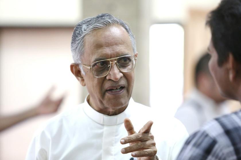 Archbishop Tan Sri Murphy Pakiam attended MCCBCHST AGM at Maha Vihara Temple. u00e2u20acu201c Picture by Choo Choy May