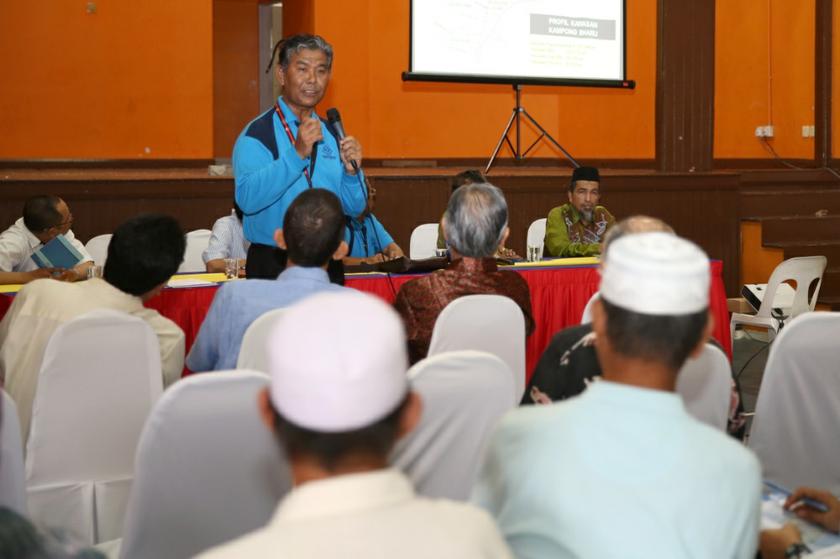 CEO of PKB Naharudin Abdullah addresses attendees of today’s briefing.