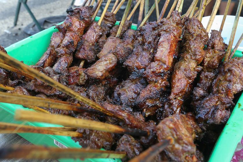 The very delicious daging bakar sold at the Ramadan bazaar.