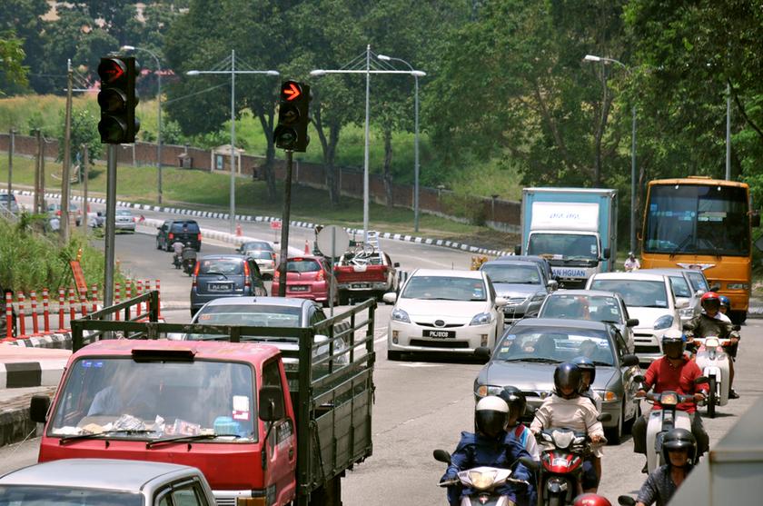 Penang has over-built infrastructures that are poorly used, says Eric Britton. — Picture by K.E. Ooi