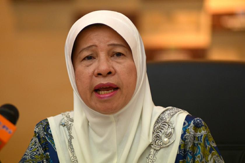 Jahara Hamid gave Penang Chief Minister Lim Guan Eng to apologise for calling her racist grandmother or face legal action, December 23, 2013. u00e2u20acu201du00c2u00a0Picture By K.E. Ooi