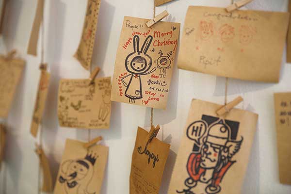 Visitors can leave artistic handwritten notes to Pipit Zakka whenever they drop by