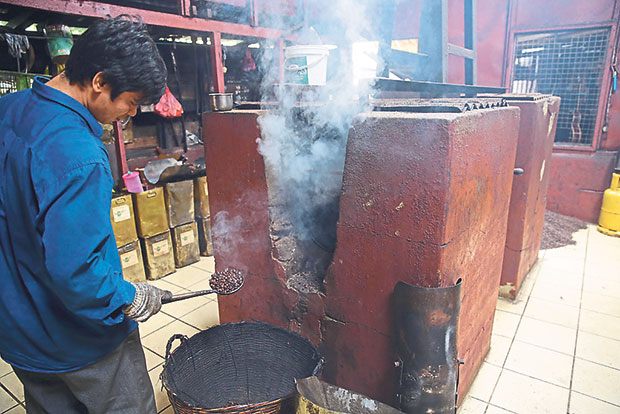 Roasting the traditional way, using a technique that is from Ooi’s grandfather’s time