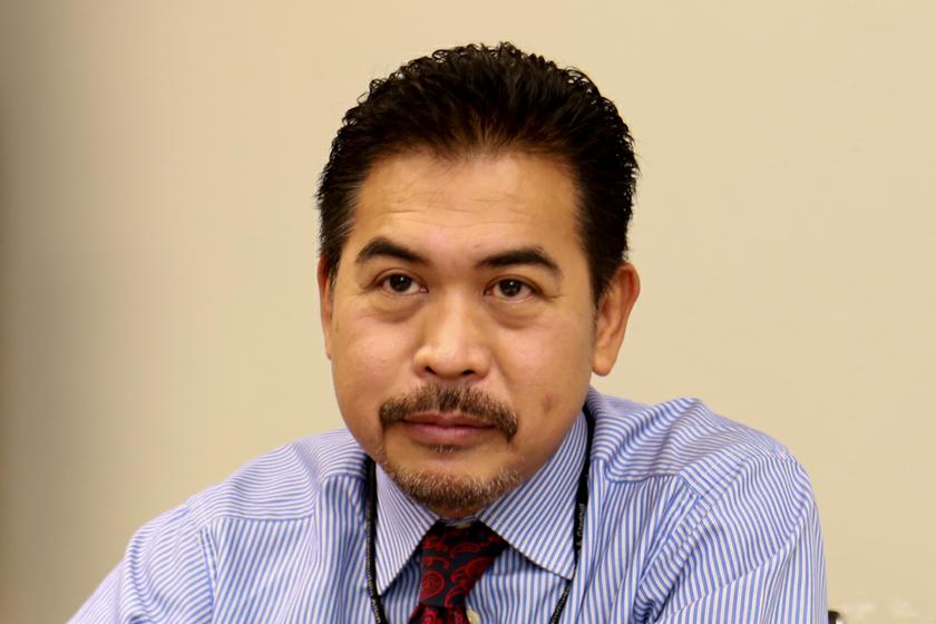 Rosli traces his suit against Attorney-General Tan Sri Abdul Gani Patail and 10 others to where it all started in 2007. u00e2u20acu201d Picture by Saw Siow Feng