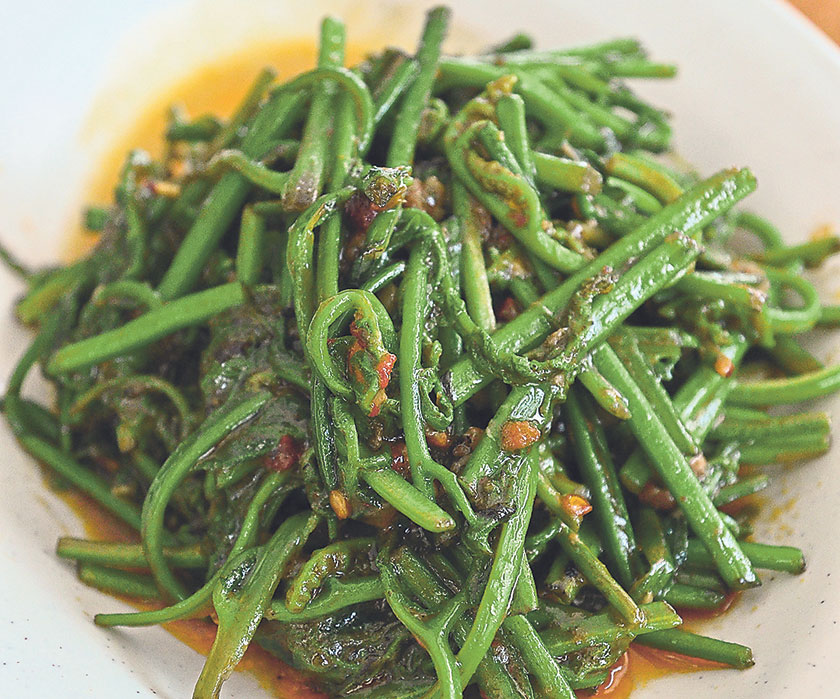 Choy Kee does their pucuk pakis really well; with a killer sambal belacan that’d does not overwhelm the natural sweetness of the wild ferns