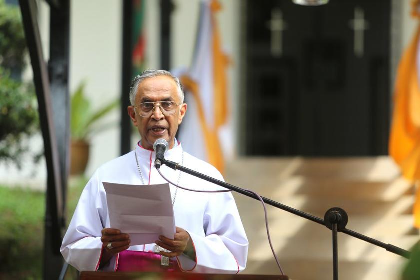 Archbishop Emeritus of the Roman Catholic Archdiocese of Kuala Lumpur, Tan Sri Murphy Pakiam, speaking at the Christian Federation of Malaysia's Christmas open house in Kuala Lumpur, December 25, 2013. u00e2u20acu201d Picture by Choo Choy May
