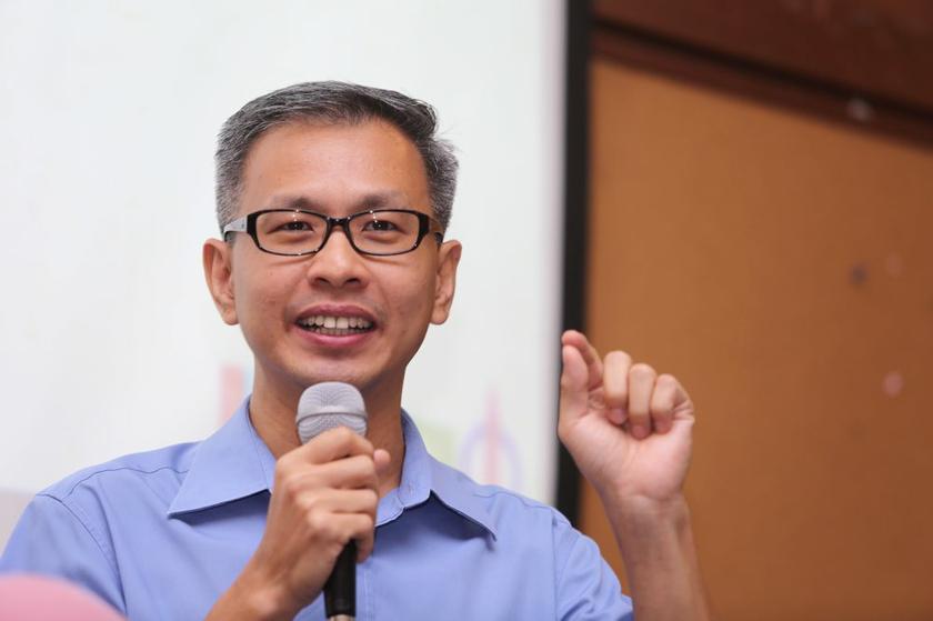 Tony Pua at the DAP forum on 'GST - Cure or Addiction?' at the KL-Selangor Chinese Assembly Hall, KL, October 16, 2013. u00e2u20acu201d Picture by Choo Choy May