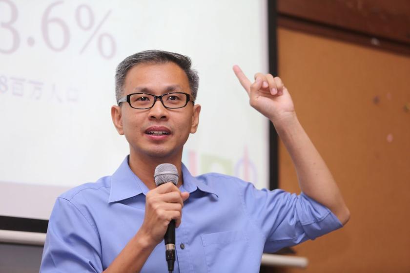 Tony Pua at the DAP forum on 'GST - Cure or Addiction?' at the KL-Selangor Chinese Assembly Hall, KL, October 16, 2013. u00e2u20acu201d Picture by Choo Choy May